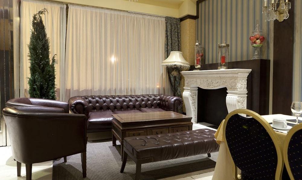 Hotel Braseros 3*